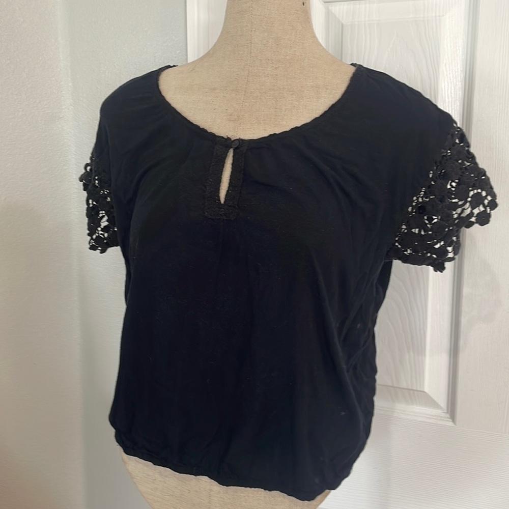 American Eagle top crochet short sleeve keyhole cut out black shirt women’s S